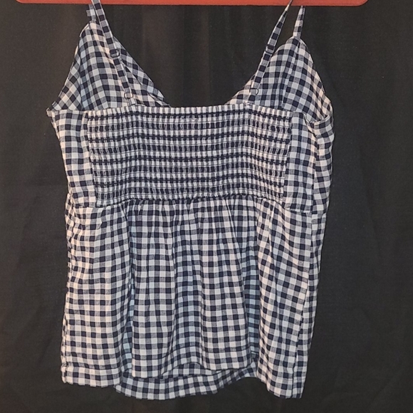 Cute tank top - Picture 2 of 4